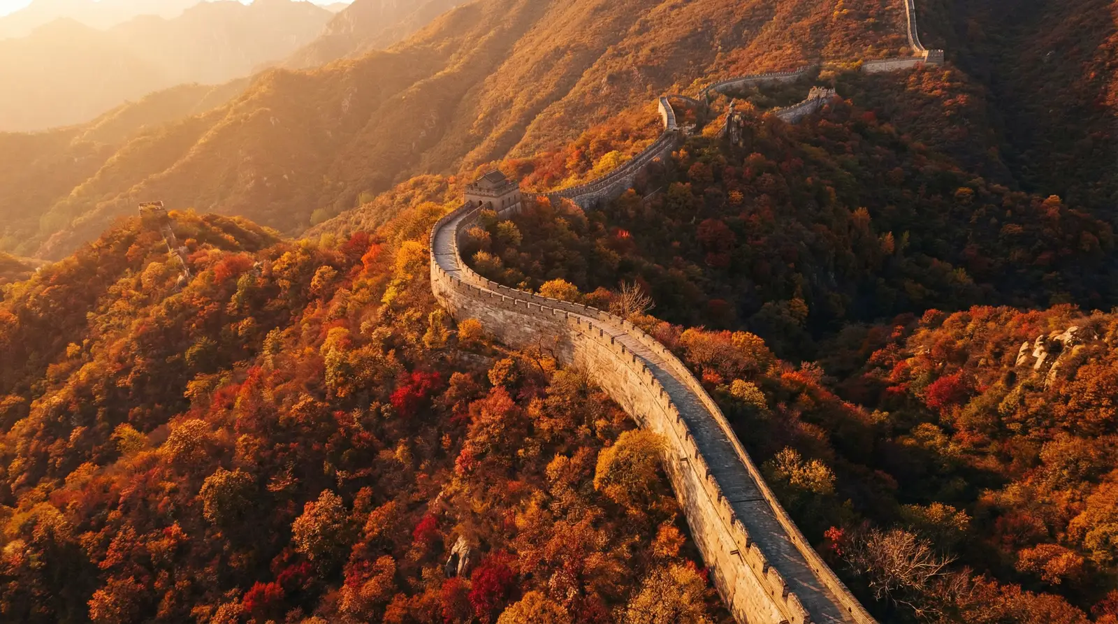 璀璨者弓勒姆 秋日长城航拍全景
